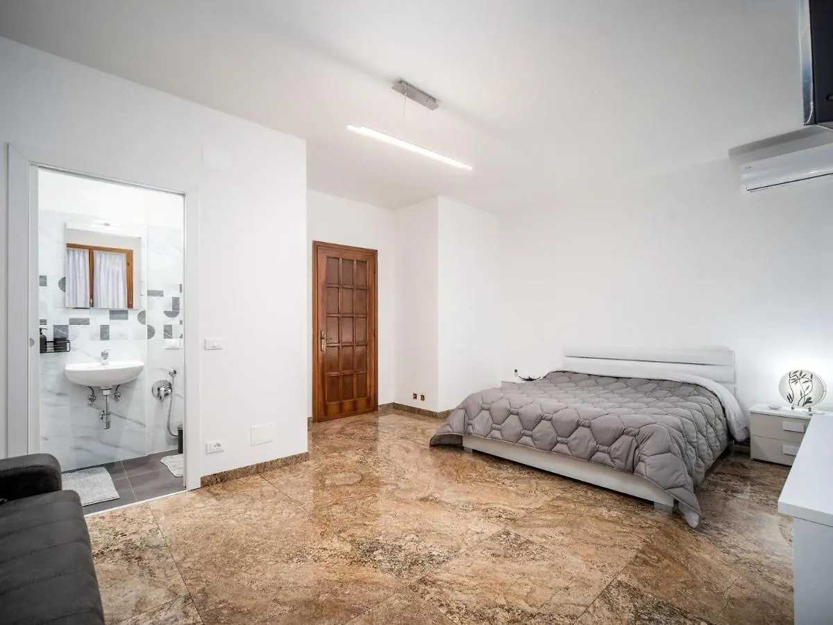 Guesthouse Tramonti Reggio Emilia 0*,  Italy